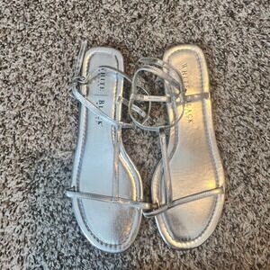 White House Black Market Silver Metallic T-Strap Flat Sandals Womens Size 9‎